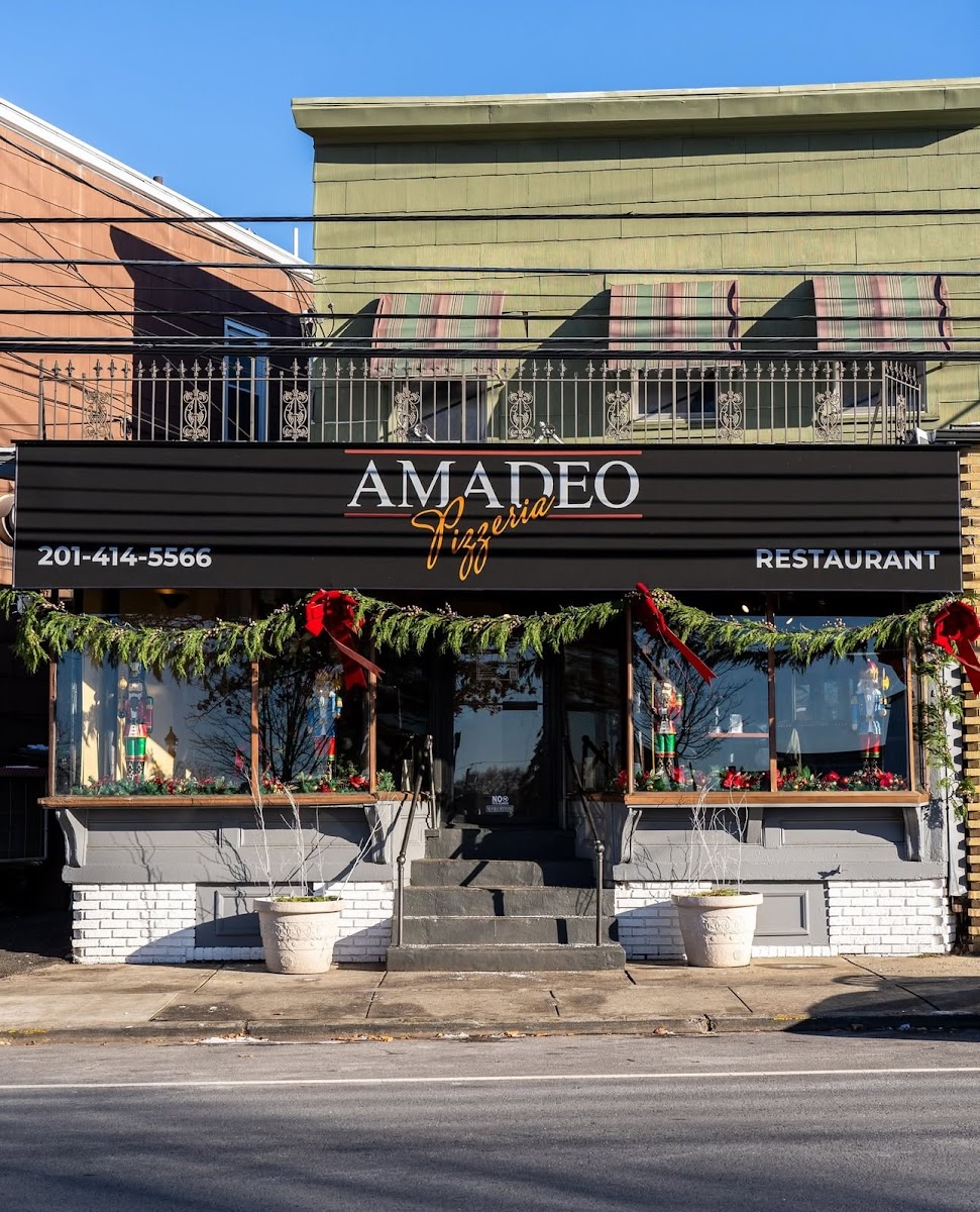 Amadeo Pizzeria